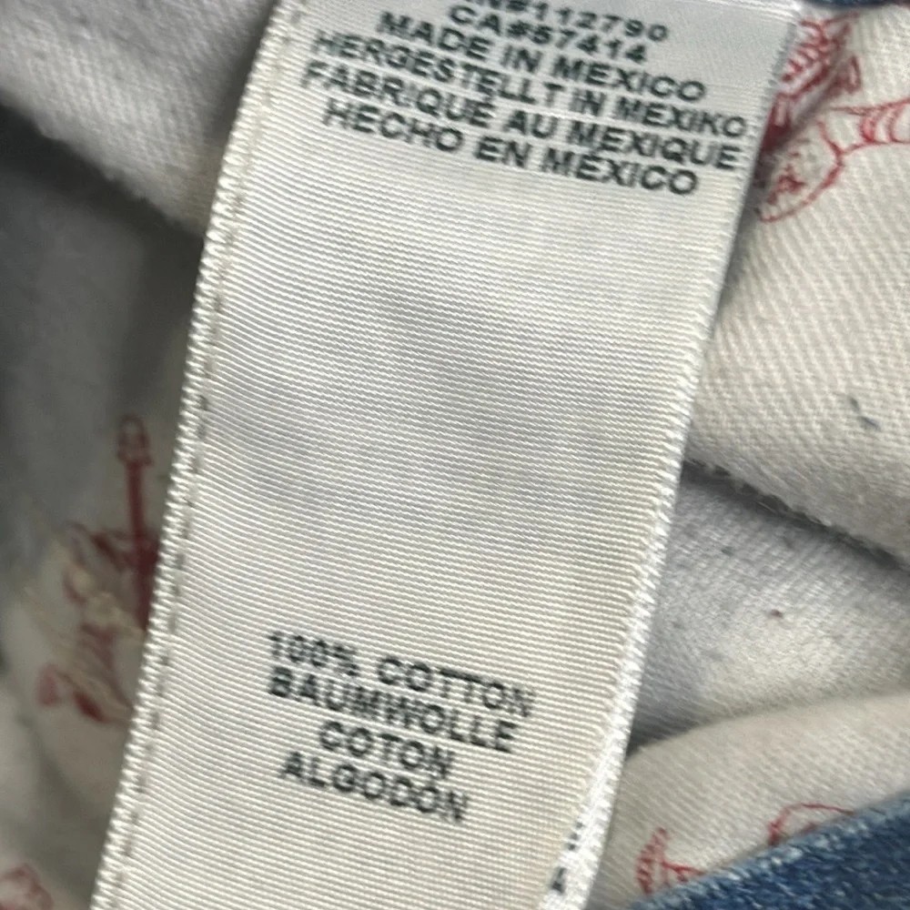 True religion blue distressed jeans size 32
